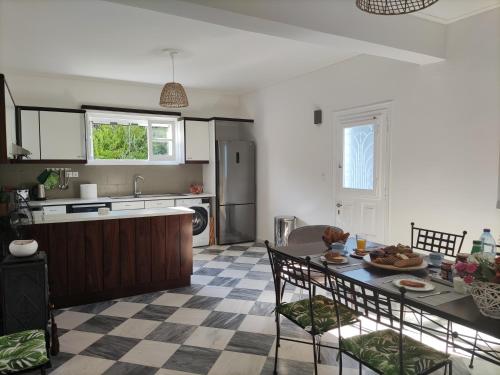 Kuchyň nebo kuchyňský kout v ubytování Olive Hill House