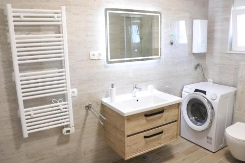 Apartment MARY- 2 free parking, near Mall of Split