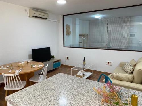 Almansa Flat 14