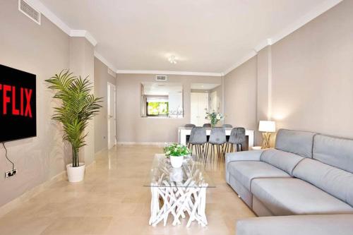 Estrella de Mar zeezicht, uitkijk Gibraltar, 40m2 terras, zwembad Las Garzas Manilva Duquesa, Estepona, Marbella