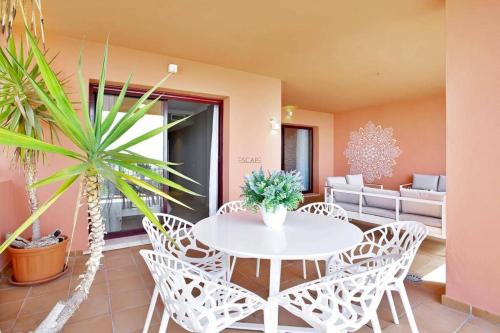 Estrella de Mar zeezicht, uitkijk Gibraltar, 40m2 terras, zwembad Las Garzas Manilva Duquesa, Estepona, Marbella