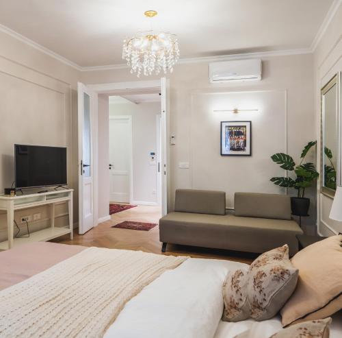 Downtown Beauty Twins Apartment