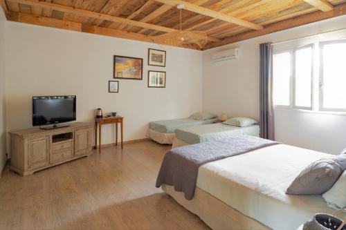 Gallery image of Mas des Prevots B&B in Noves