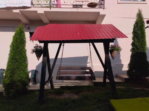 Το κτήριο όπου στεγάζεται  το δωμάτιο σε οικογενειακή κατοικία
