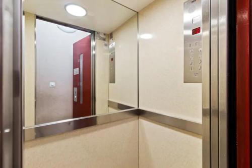 Koupelna v ubytování Stay U-nique Apartments La Bordeta