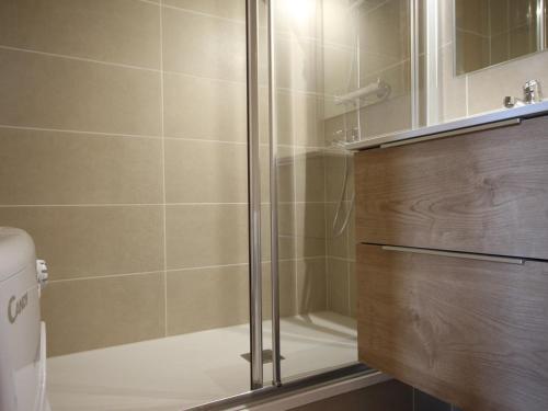 Ένα μπάνιο στο Apt Chaleureux Proche Pistes avec Balcon & TV - Montchavin - FR-1-181-2506