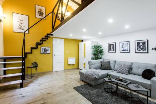 Lovely Loft w/AC Washer FREE WIFI in heart of Bp.