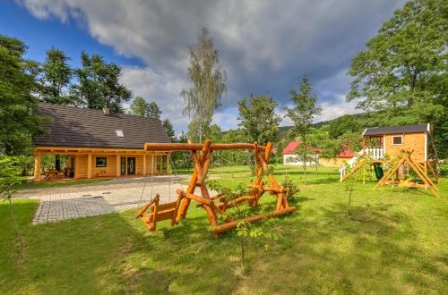 Kawasan permainan kanak-kanak di Beskidzka Przystań