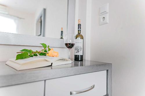 Gallery image of Marinis Boutique Rooms in Iraklitsa