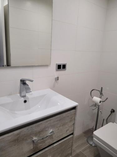 Precioso alojamiento con piscinas