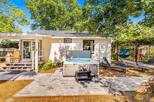Red Rooster Cottage
