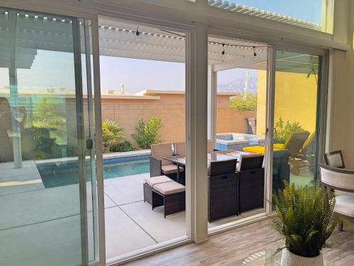 Oasis in The Desert – Photos 3