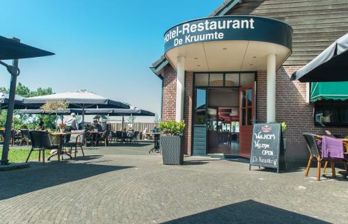 Restoran atau tempat lain untuk makan di De Kruumte