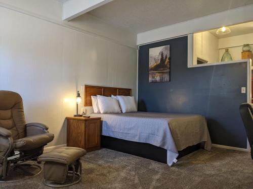 Llit o llits en una habitació de The Oakwood Inn