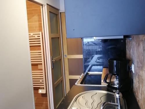 Studio rénové ski aux pieds avec balcon, 5 couchages