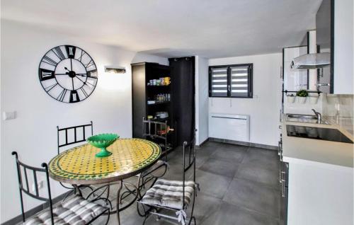Beautiful Home In Les Angles With 3 Bedrooms, Wifi And Outdoor Swimming Pool
