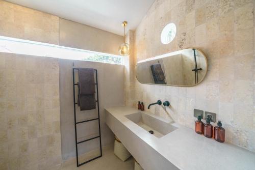 Villa Upeksha - Huge 1-bedroom Villa with pool in Pererenan