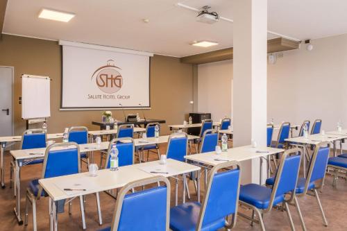 SHG Hotel Bolognaにあるビジネスエリアまたは会議室