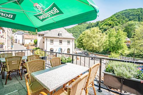 Nespecifikovaný výhled na hory nebo výhled na hory při pohledu z hotelu