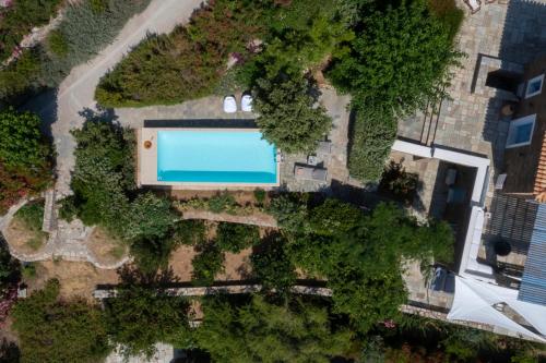 Бассейн в Luxury villa by the beach или поблизости