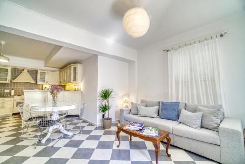 Gallery image of Stylish and Cozy Home in Andros Town by Explore Andros in Andros