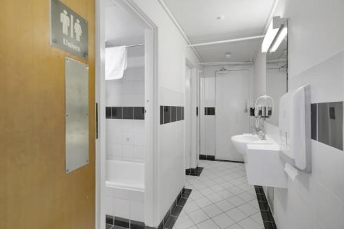 Bagno di Canberra Accommodation Centre