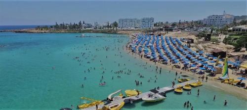 Zdjęcie z galerii obiektu Silver Sands Beach Hotel w mieście Protaras