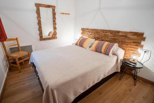  Maia Pedrous -  Room  picture :    Shower    TV    Kitchenette                            