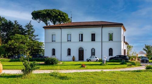Taman di luar Villa Archi