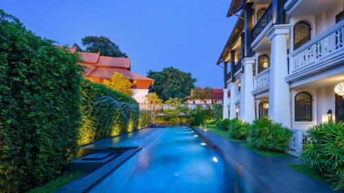 Bazén v ubytování Siri Village Chiang Mai nebo v jeho okolí