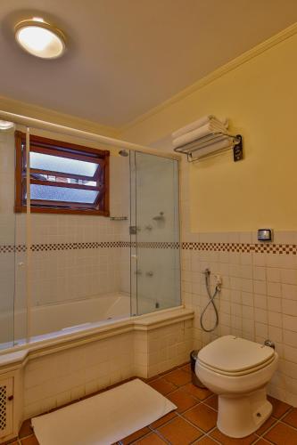 Bilik mandi di Hotel & Spa Saint Michel