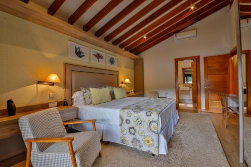 Katil atau katil-katil dalam bilik di Hotel & Spa Saint Michel