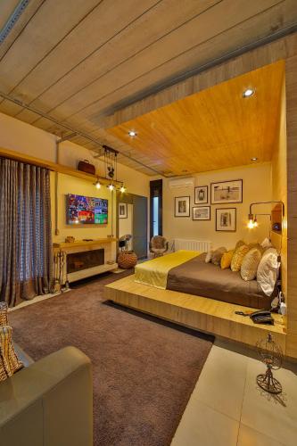 Televisyen dan/atau pusat hiburan di Hotel & Spa Saint Michel