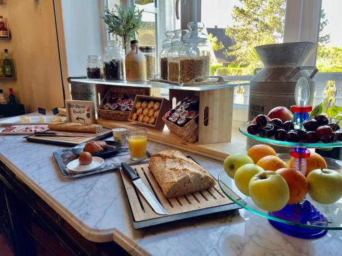 Jídlo v hotelu nebo okolí