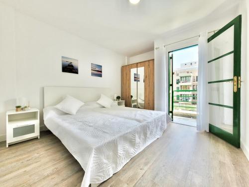 Las Viñas Playa Americas Apartment with Pool & Terrace