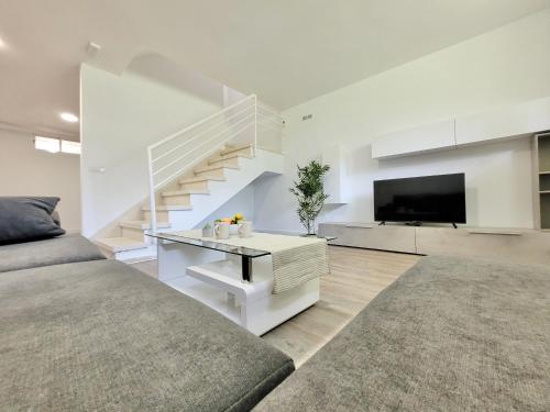 Las Viñas Playa Americas Apartment with Pool & Terrace
