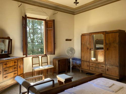 Televízia a/alebo spoločenská miestnosť v ubytovaní VILLA GIOIA - CHARMING VILLA TUSCANY COUNTRY IN TERRICCIOLA WiFi