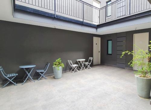 Kawasan patio atau luaran di MINT Apartments Greenside