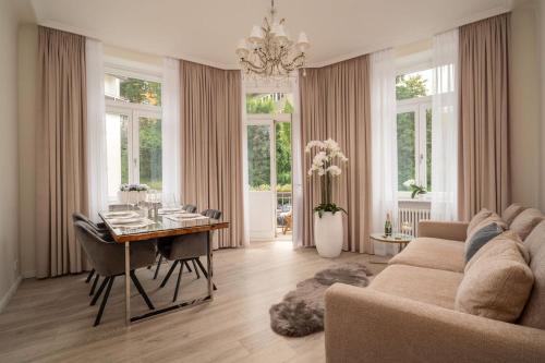 Ruang duduk di VIP Apartment City Center Baden-Baden