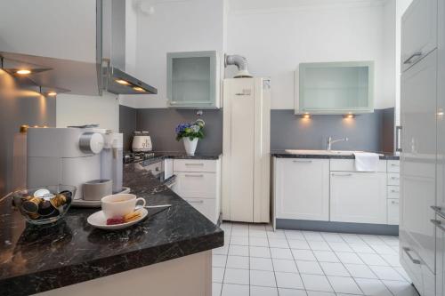 Dapur atau dapur kecil di VIP Apartment City Center Baden-Baden