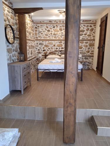 Marina's Apartments - White & Stone Apartment