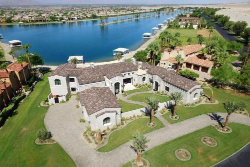 Shadow Lake - An Exclusive Lakefront Estate