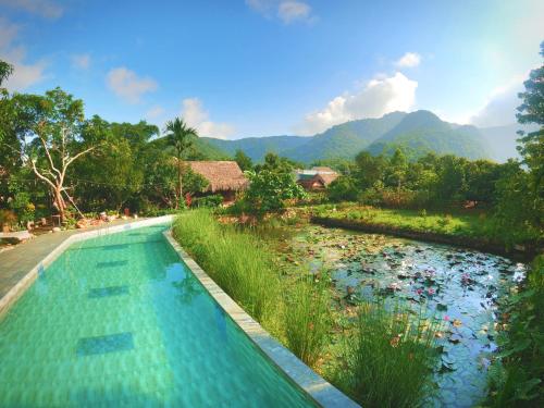 The swimming pool at or close to Mai Chau Valley Retreat
