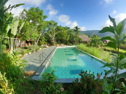 The swimming pool at or close to Mai Chau Valley Retreat