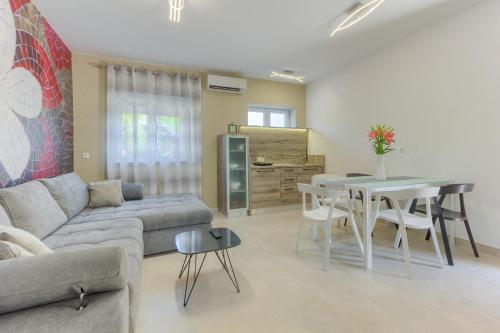 Un lugar para sentarse en Apartment Bircic