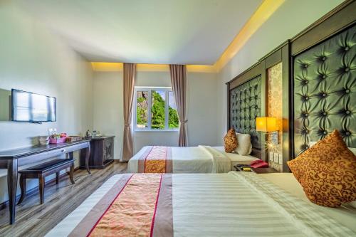 Gallery image of Ha Long Park Hotel in Ha Long