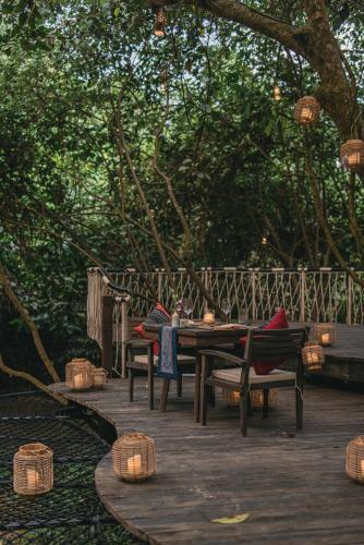 Taman di luar Avana Retreat