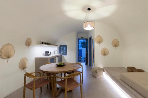 Kuchyň nebo kuchyňský kout v ubytování Acave Santorini Suites