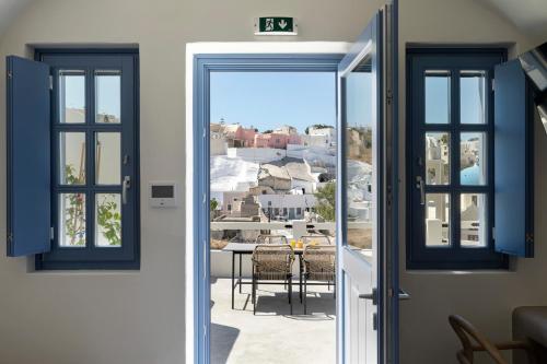 Gallery image of Acave Santorini Suites in Vóthon