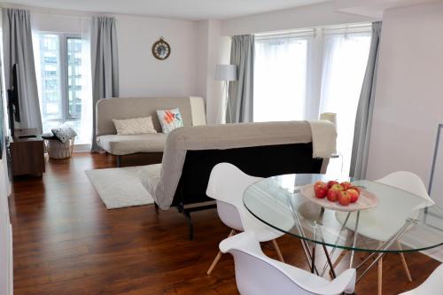 Zdjęcie z galerii obiektu Apartment/2Bedrooms/2 Full Bathrooms/Free parking w mieście Toronto